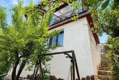 Casă cu 4 camere, priveliște panoramică, terasă, grădină si foisor - 20
