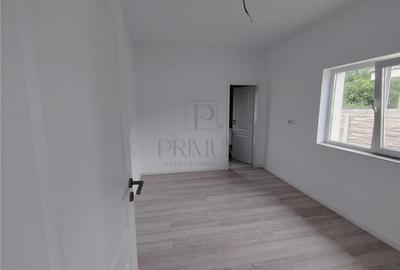 Duplex pe plan - canalizare - 4 camere - 5
