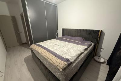 Apartament cu 3 camere decomandat, mobilat în Păcii