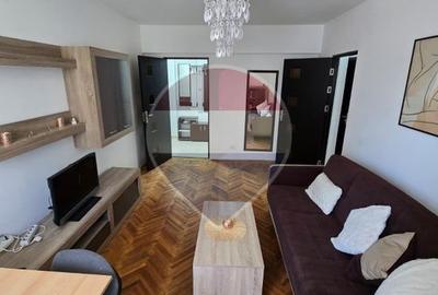 Apartament cu 3 camere decomandat, mobilat în Ultracentral