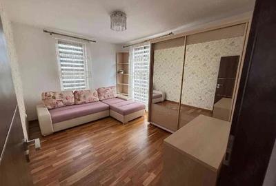 Apartament cu 3 camere semidecomandat, mobilat în Andrei Mureșanu