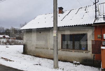 Casă individuală cu 2 camere în Beclean