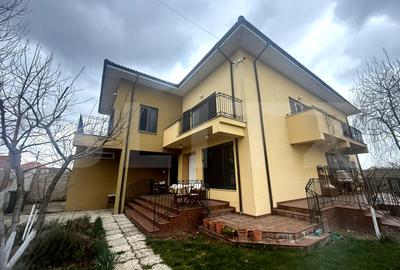 Casă individuală cu 4 camere în Filiași