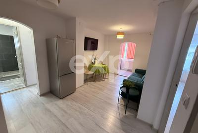 Apartament cu 2 camere decomandat, mobilat în Central