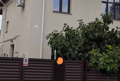 Casă cu 5 camere în Barbu Văcărescu