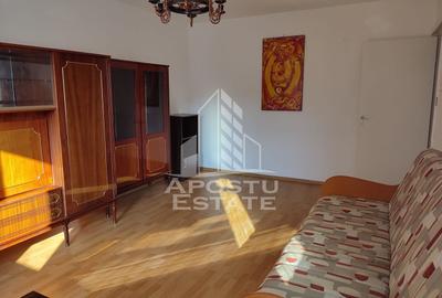 Apartament cu 3 camere decomandat, mobilat în Lipovei