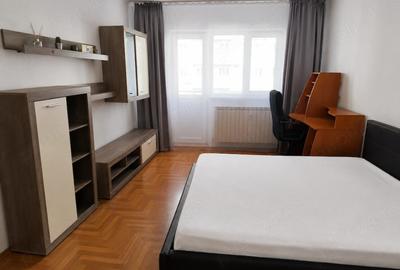 Apartament cu 3 camere decomandat în Gorjului