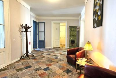 Apartament spectaculos de închiriat 4 camere 4 băi Centrul Istoric - 12