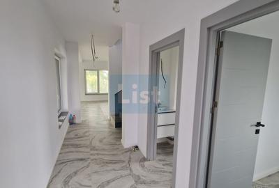 Casa moderna si spatioasa cu 3 dormitoare 2 garaje in Sasar Comision 0 - 2