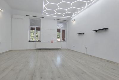 Apartament cu 5 camere decomandat în Central