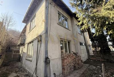 Casă individuală cu 6 camere în Gruia