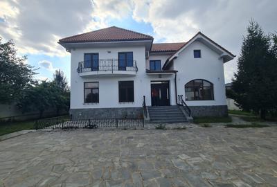 Proprietate de Lux în Arcașilor | 3 Corpuri de Clădire, 821mp Constr, Teren 1372 - 1