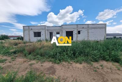Casa la rosu, 5 camere, S+P, 547 mp teren, toate utilitatile, Cetate - 1