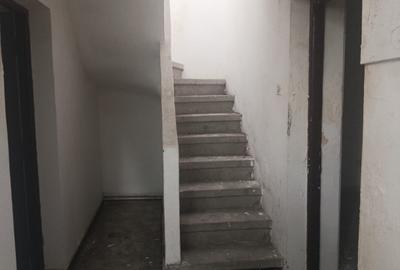 Propun spre vânzare o proprietate într-o zonă centrală Piața Victoriei - 11