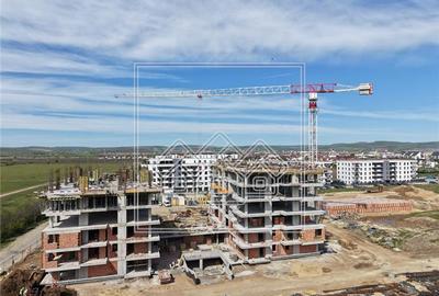 Apartament cu 4 camere decomandat în Exterior Vest