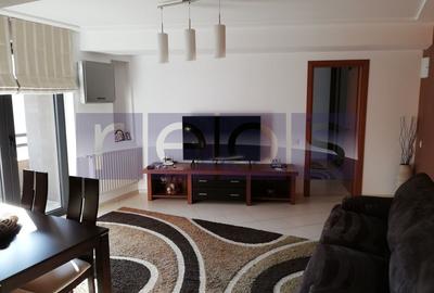 Apartament cu 3 camere semidecomandat, mobilat în Decebal