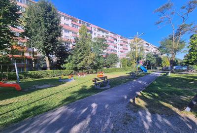 Apartament cu 3 camere semidecomandat, mobilat în Astra