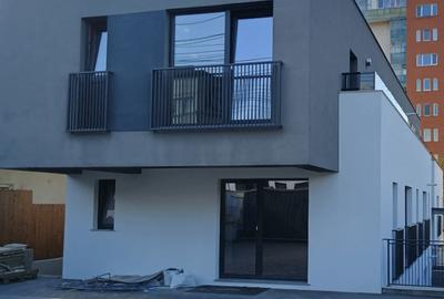 Casă individuală cu 14 camere în Zorilor
