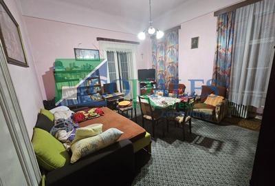 Piata Unirii. Cladire istorica. Fatada renovata! - 1