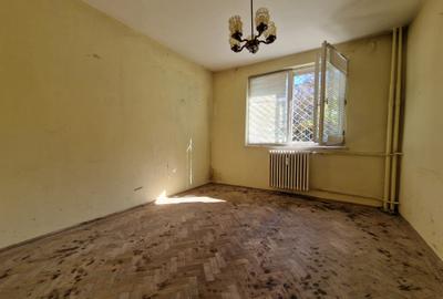 Tomis III- 2 camere, etaj parter, liber, necesita renovare -83.000euro - 6