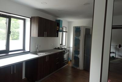 Vând apartament 3 camere decomandat în Dancu - 2