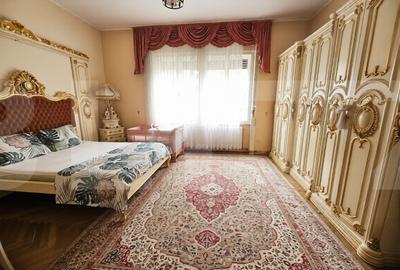 Casă individuală cu 12 camere în Ultracentral
