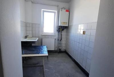 2 CSD, 40 MP, ET. 4 din 4 – APARTAMENT CU POTENTIAL, APROAPE DE CENTRU - 2