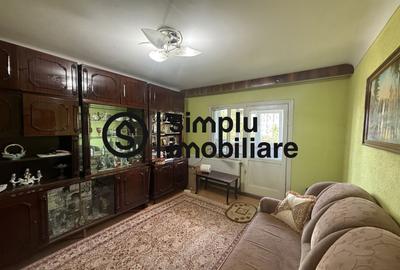 Apartament cu 4 camere decomandat în 1 Mai