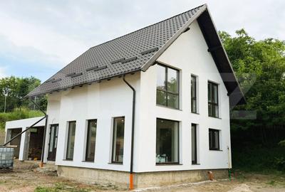 Casă individuală cu 4 camere în Periferie