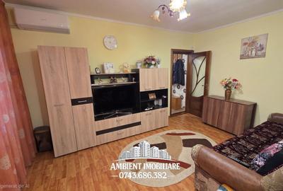 Apartament cu 3 camere semidecomandat în Central