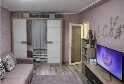 Apartament 2 camere decomandat, centrala proprie. Zona Uzina 2 - 4