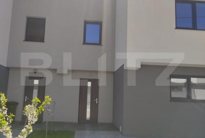 Casă cu 5 camere în Valea Lupului