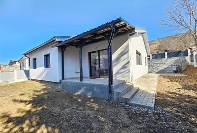 Casă individuală cu 4 camere în Sâncraiu de Mureș