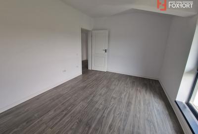 Duplex de vanzare cu 3 camere si teren de 309 mp - Recas - 16