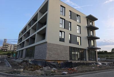Apartament cu 3 camere decomandat în Europa