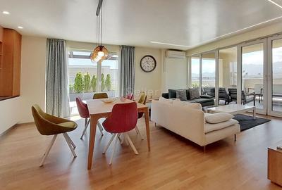 Apartament cu 4 camere decomandat, mobilat în Tractorul