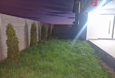 Duplex de vanzare cu 3 camere si teren de 309 mp - Recas - 17