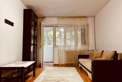 Apartament cu 2 camere semidecomandat în P-ța Muncii