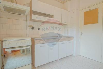 Apartament 2 cam de închiriat Zona Griviței Mobilat și utilat etaj 1 - 17