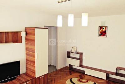 Apartament cu 2 camere decomandat, mobilat în Central