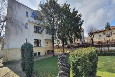 Casă cu 14 camere în Kiseleff