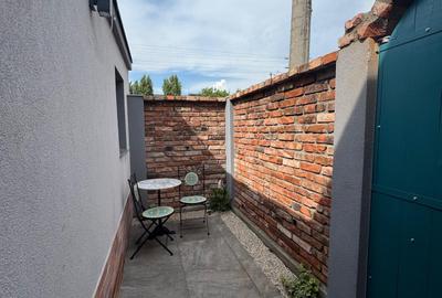 Apartament ultrafinisat două niveluri, 2 terase, semicentral, parcare,zona Paris - 10