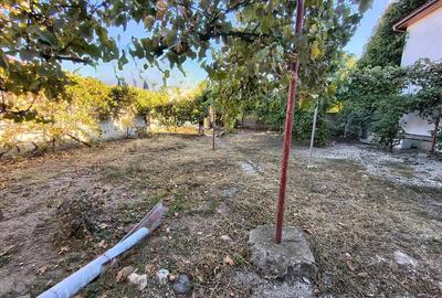 Casa individuala pivnita 450mp teren zona Lazaret - 1