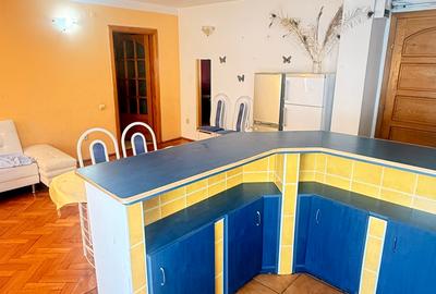 Apartament semidecomandat, Centru – Strada Revoluției, etaj 1 - 9