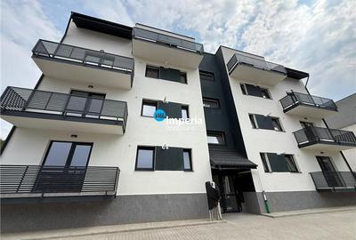 Apartament cu 3 camere semidecomandat în Rediu