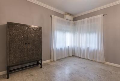 0% comision! Proprietate in vila cu 2 familii, garaj, finisaje moderne - 2