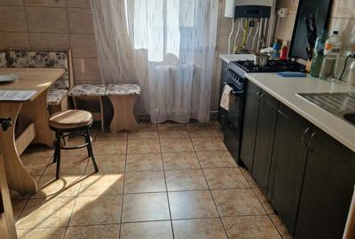Apartament 3 camere zona Restaurant Tex , etaj 3 , mobilat si utilat - 1