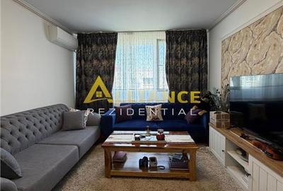 Apartament cu 4 camere decomandat în Central