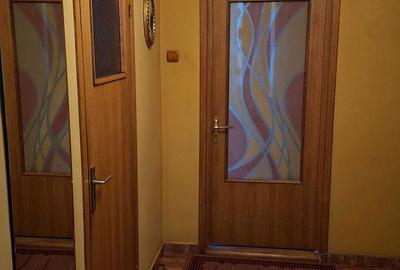 Apartament cu 4 camere decomandat în Titan