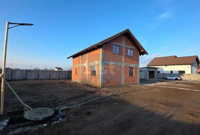 Casă P+1 cu vedere la Dunăre | 1.056mp Teren | Garaj dublu - 2